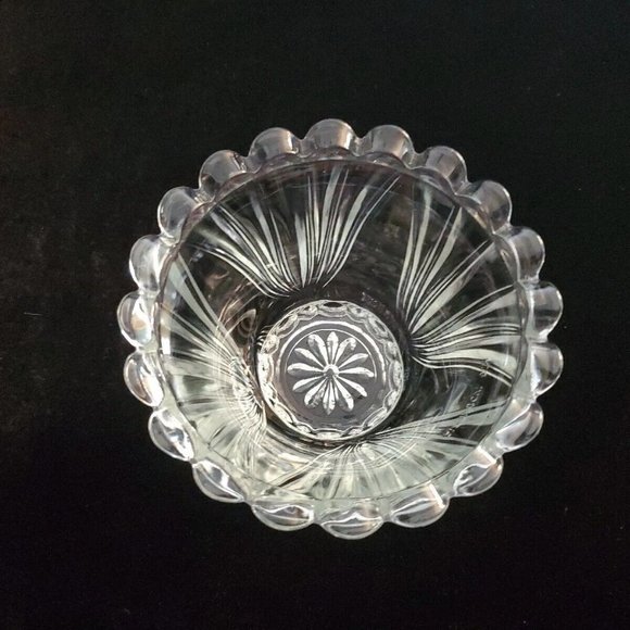 Set of 4 Elegant Clear Glass Ice Cream Sherbet Dessert Cups Dishes - Picture 3 of 6